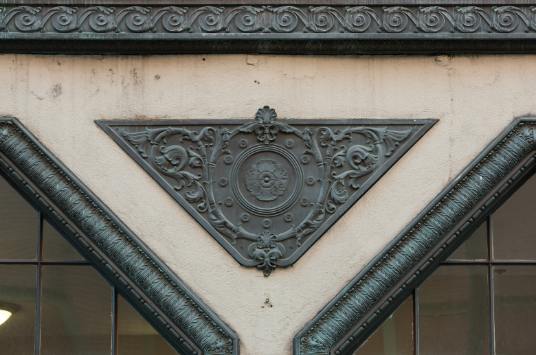 1220 Sansom architetural detail